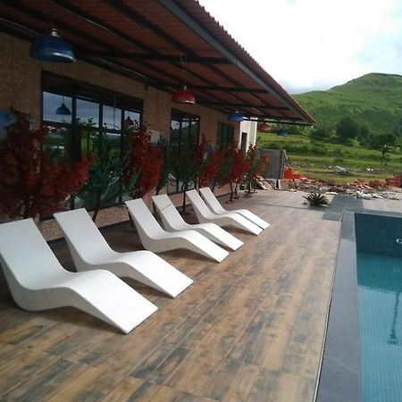 Strawberry Hills Saputara Exterior foto