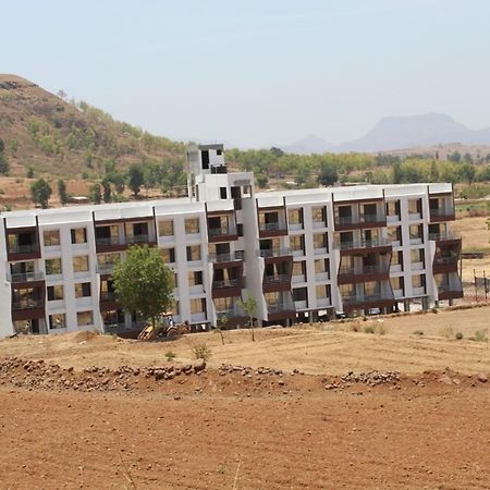 Strawberry Hills Saputara Exterior foto