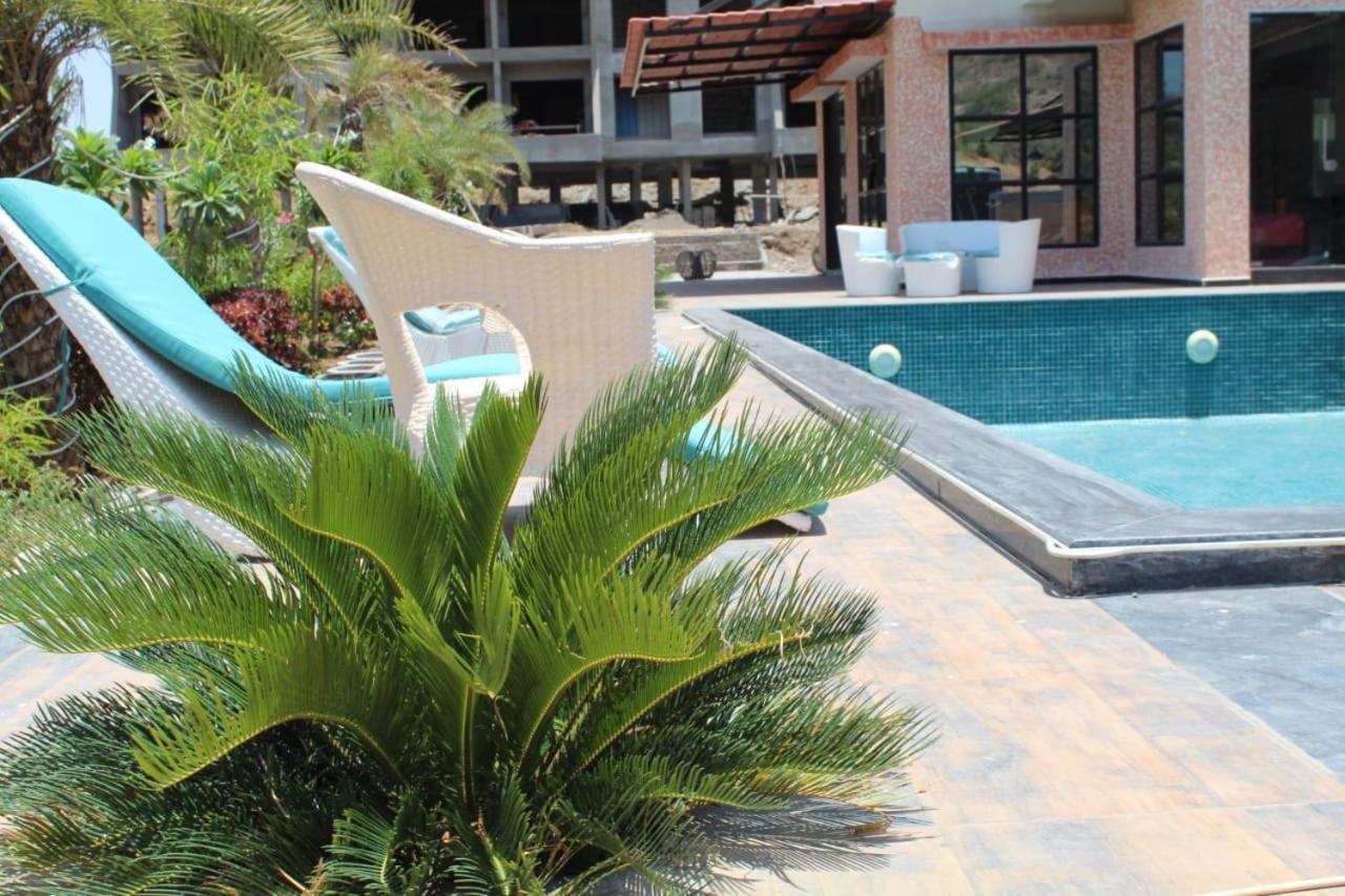 Strawberry Hills Saputara Exterior foto