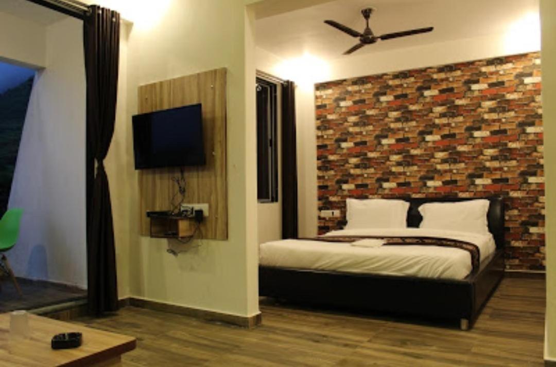 Strawberry Hills Saputara Exterior foto