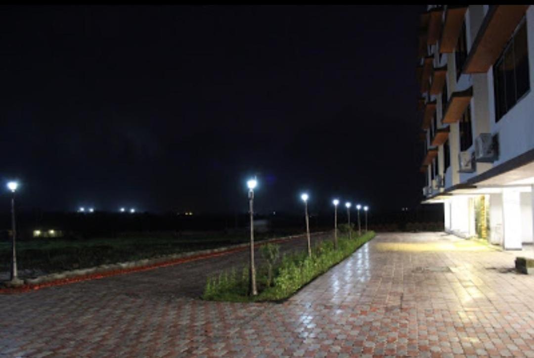 Strawberry Hills Saputara Exterior foto