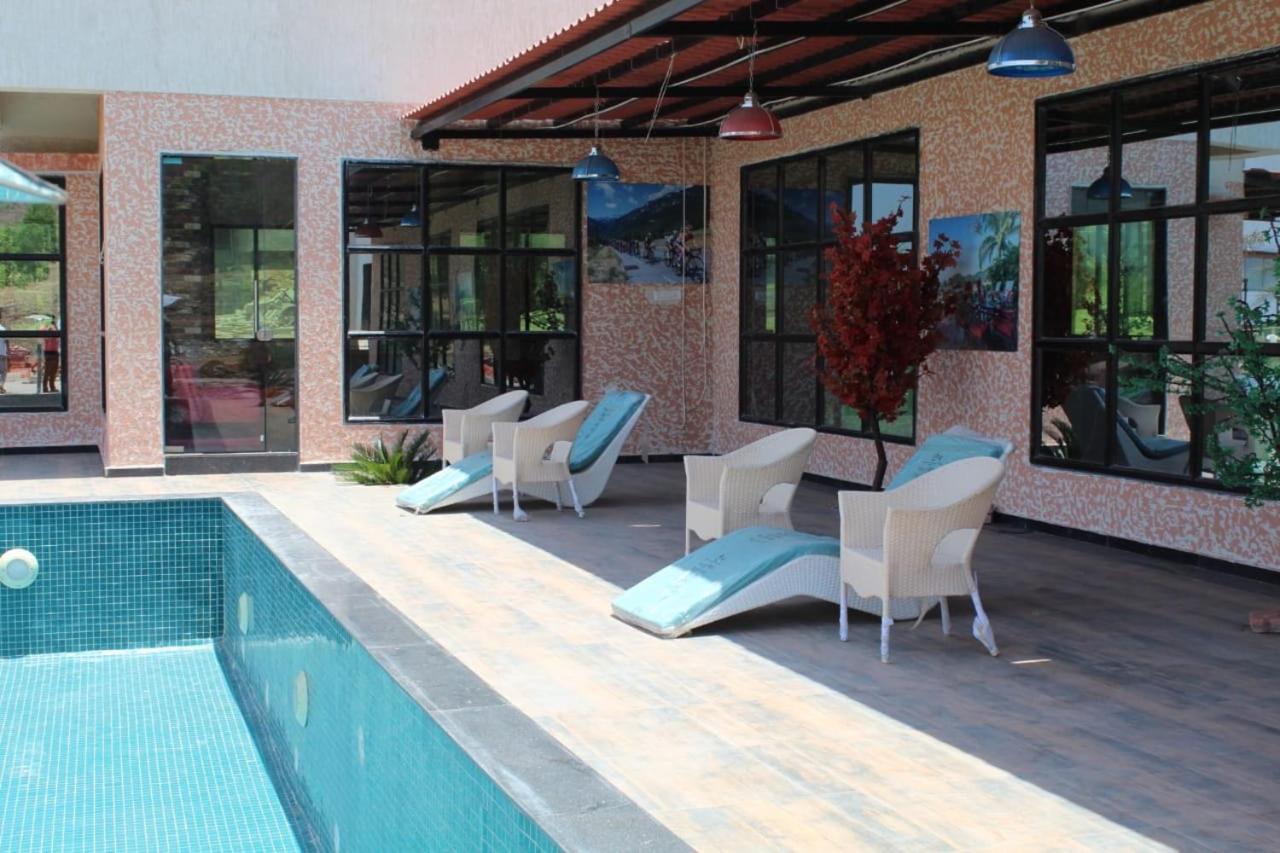 Strawberry Hills Saputara Exterior foto