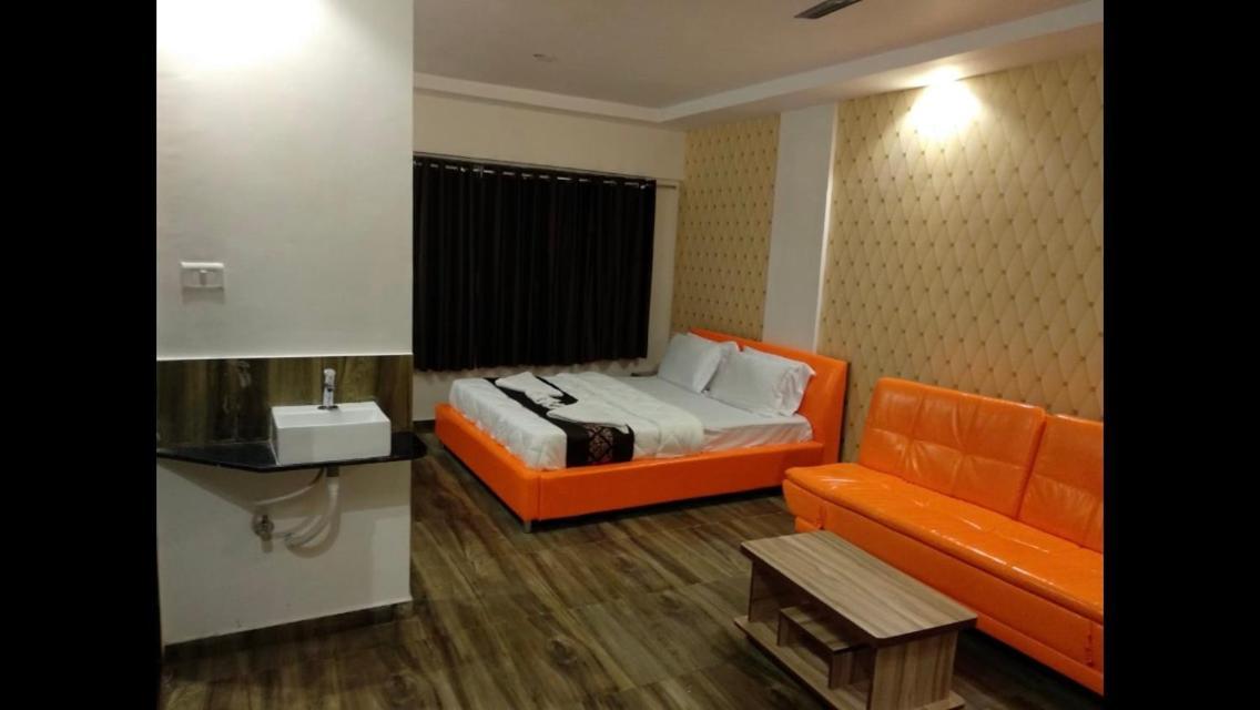 Strawberry Hills Saputara Exterior foto